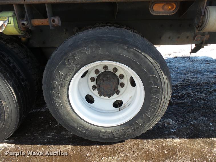 image for item DV9597 1993 Mack CH613 flatbed truck