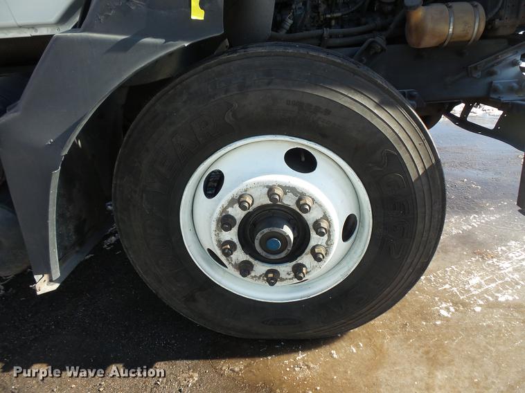 image for item DV9597 1993 Mack CH613 flatbed truck