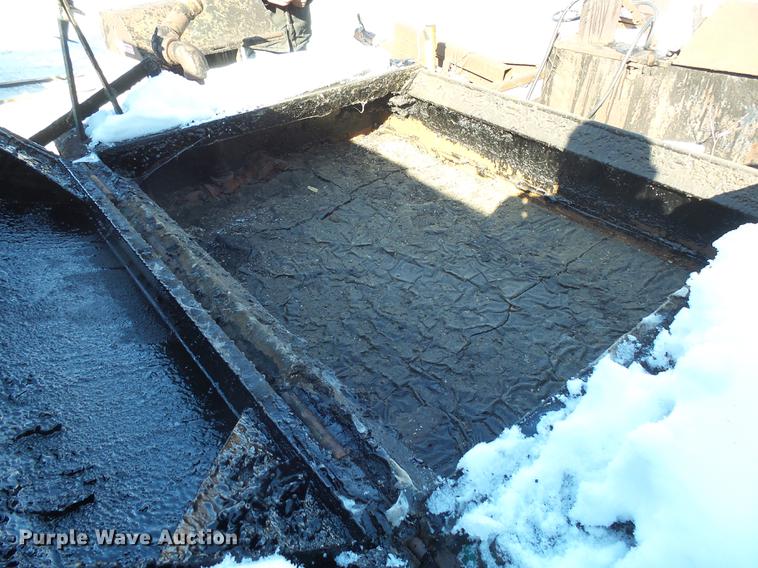 image for item DX9040 (2) asphalt pots