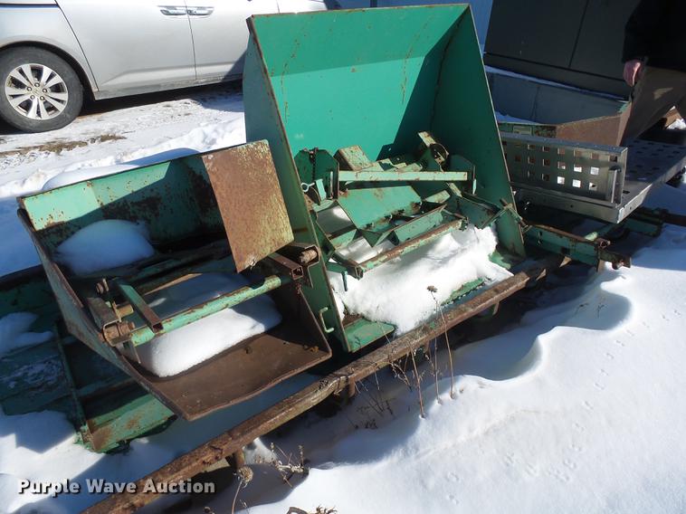 image for item DX9040 (2) asphalt pots