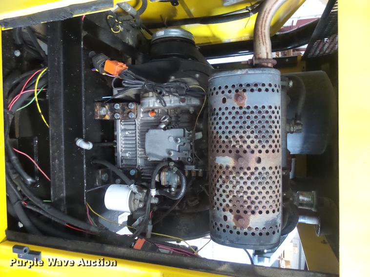 image for item DX9045 2005 Hurc-o-vac vac system