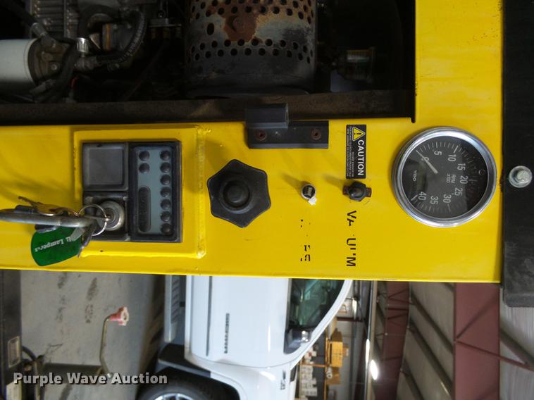 image for item DX9045 2005 Hurc-o-vac vac system