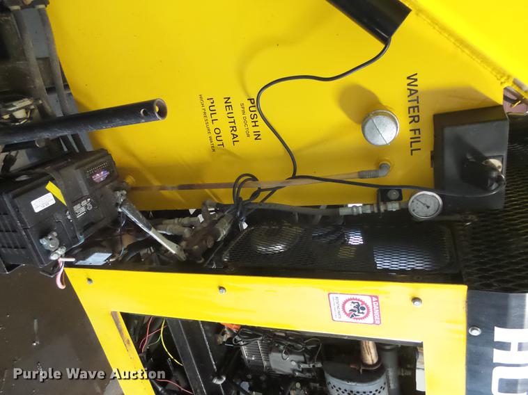 image for item DX9045 2005 Hurc-o-vac vac system