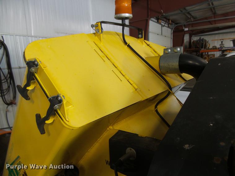 image for item DX9045 2005 Hurc-o-vac vac system