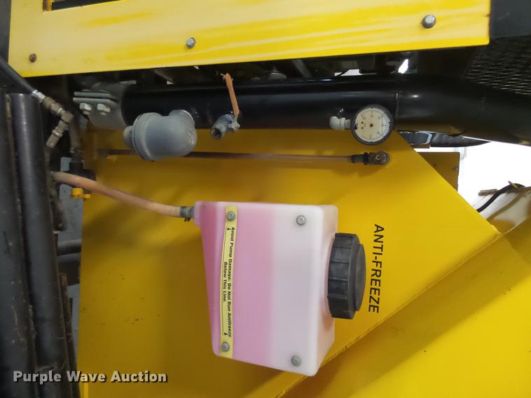 image for item DX9045 2005 Hurc-o-vac vac system