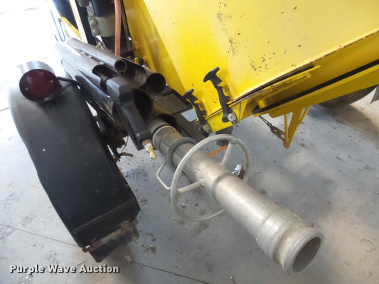 image for item DX9045 2005 Hurc-o-vac vac system