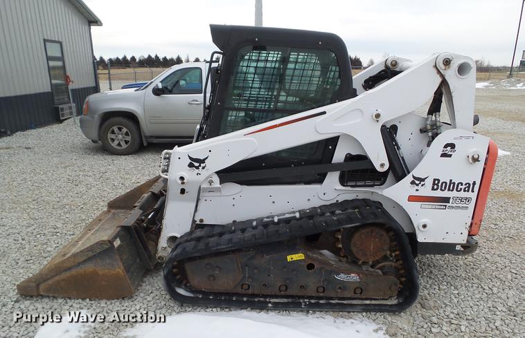 image for item DZ9252 2014 Bobcat T650 skid steer