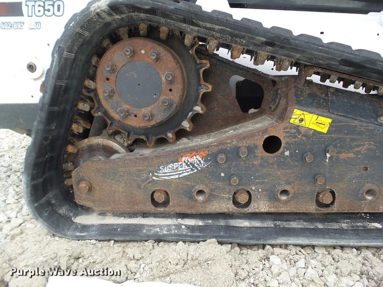 image for item DZ9252 2014 Bobcat T650 skid steer