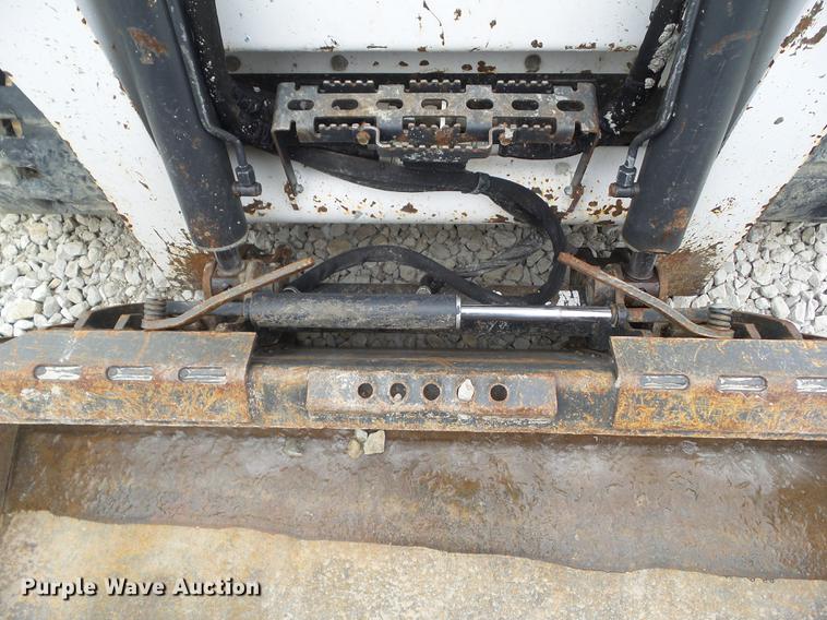 image for item DZ9252 2014 Bobcat T650 skid steer