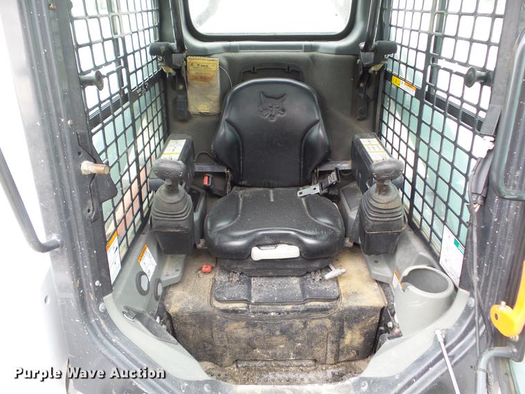image for item DZ9252 2014 Bobcat T650 skid steer