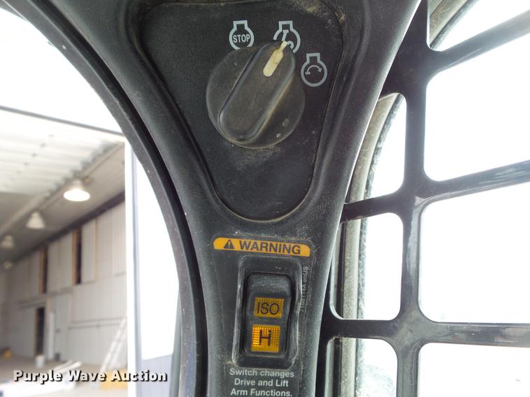 image for item DZ9252 2014 Bobcat T650 skid steer