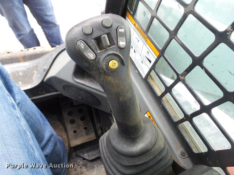 image for item DZ9252 2014 Bobcat T650 skid steer