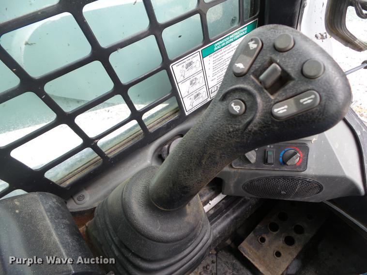 image for item DZ9252 2014 Bobcat T650 skid steer