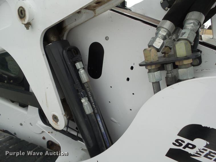 image for item DZ9252 2014 Bobcat T650 skid steer