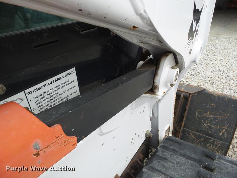 image for item DZ9252 2014 Bobcat T650 skid steer