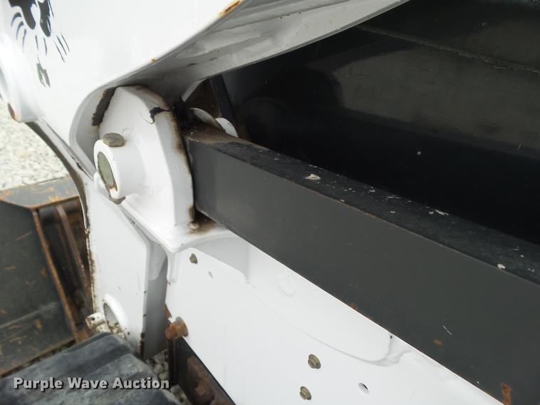 image for item DZ9252 2014 Bobcat T650 skid steer