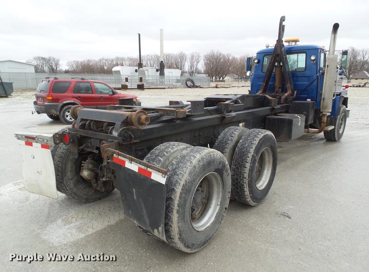 image for item DZ9253 1991 Mack RB690S roll off truck