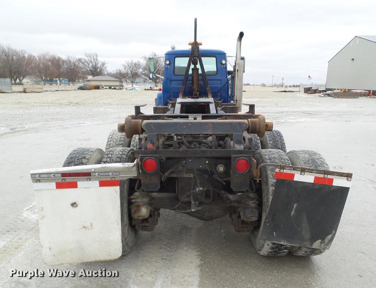 image for item DZ9253 1991 Mack RB690S roll off truck