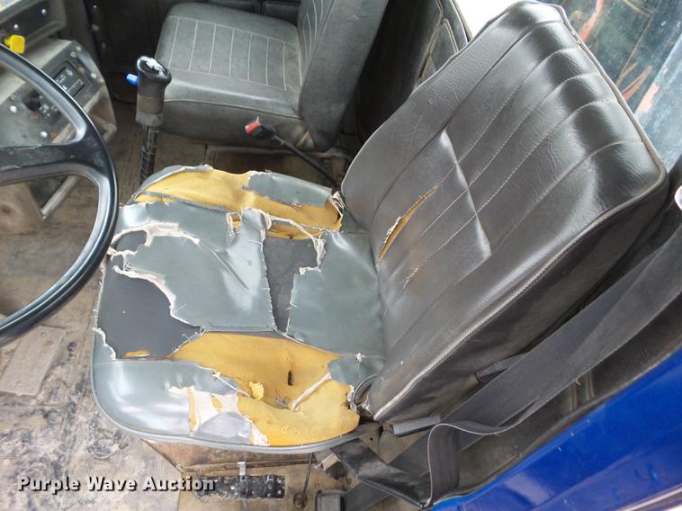 image for item DZ9253 1991 Mack RB690S roll off truck