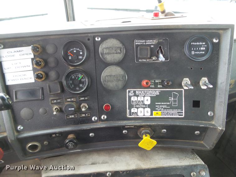 image for item DZ9253 1991 Mack RB690S roll off truck