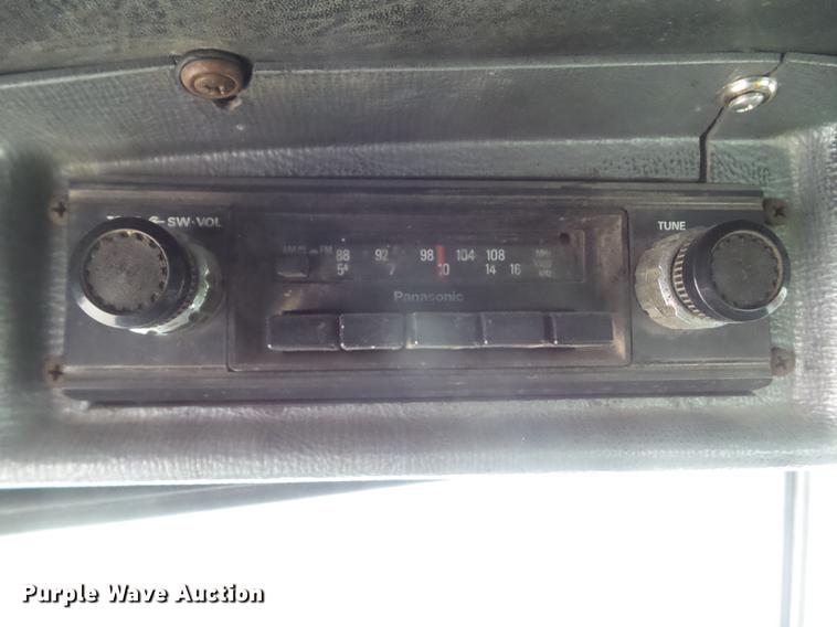 image for item DZ9253 1991 Mack RB690S roll off truck