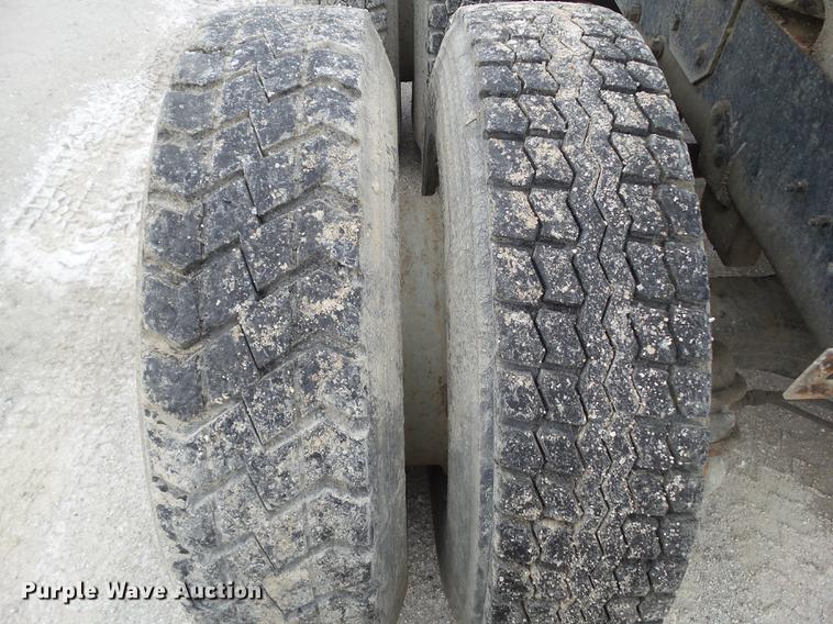 image for item DZ9253 1991 Mack RB690S roll off truck