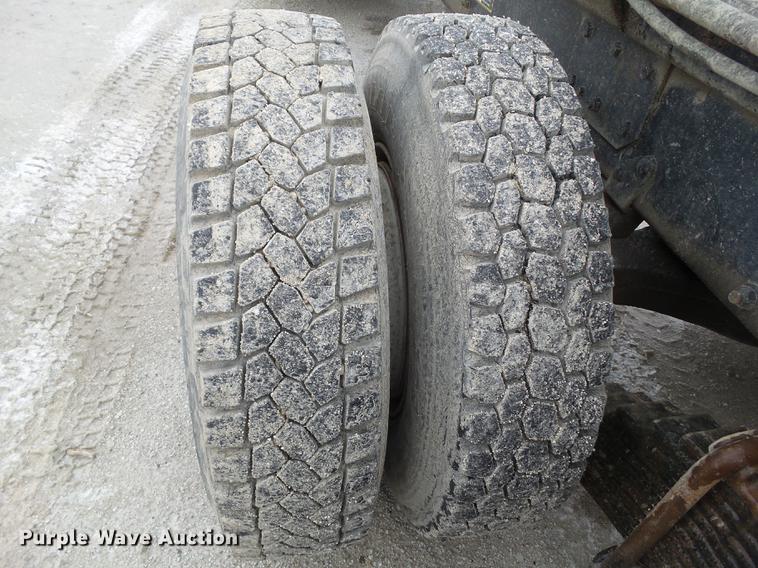 image for item DZ9253 1991 Mack RB690S roll off truck