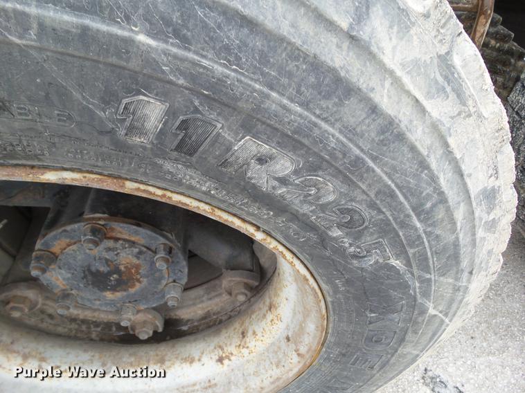 image for item DZ9253 1991 Mack RB690S roll off truck