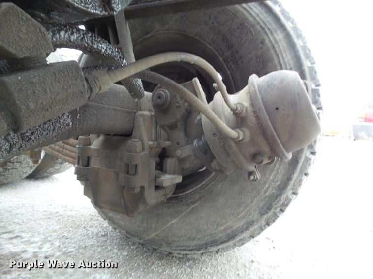 image for item DZ9253 1991 Mack RB690S roll off truck