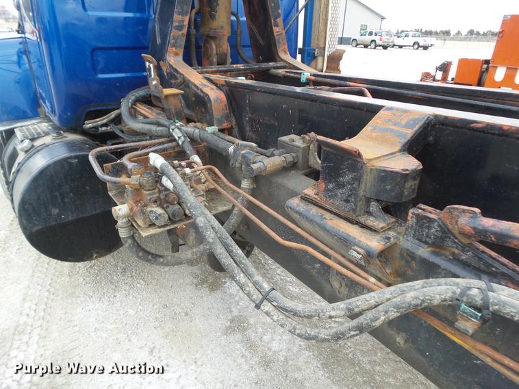 image for item DZ9253 1991 Mack RB690S roll off truck