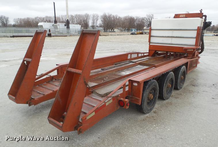 image for item DZ9260 2000 Belshe T-18-3EP equipment trailer
