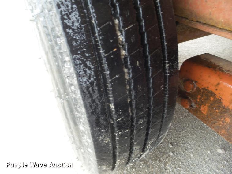 image for item DZ9260 2000 Belshe T-18-3EP equipment trailer