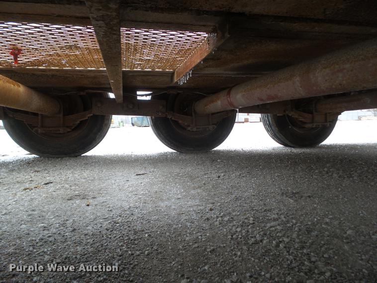 image for item DZ9260 2000 Belshe T-18-3EP equipment trailer