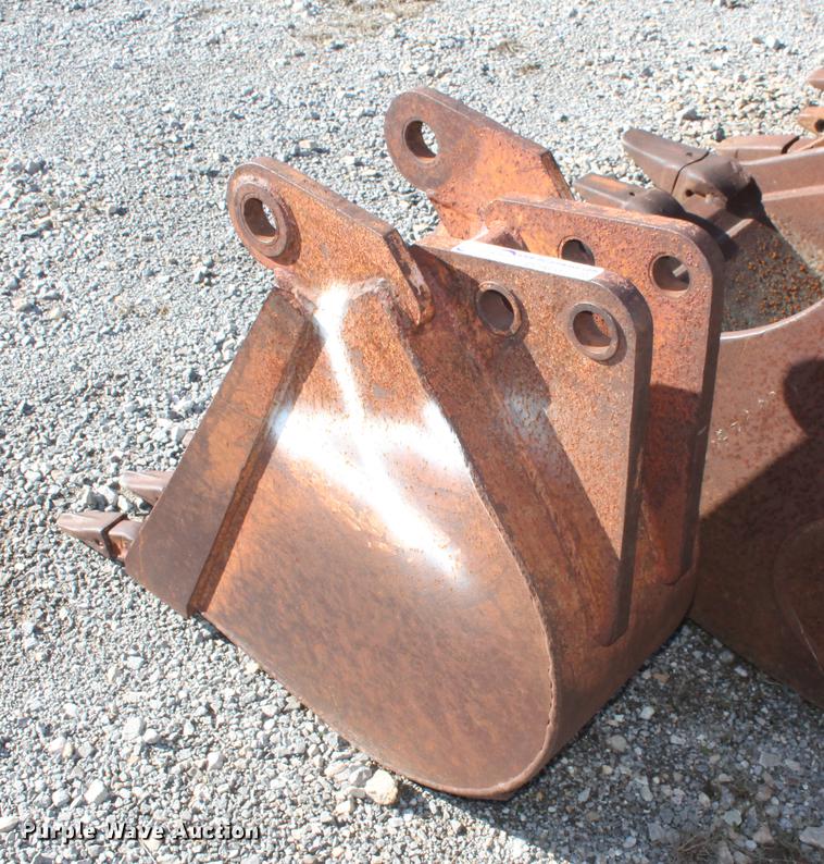 image for item DZ9851 12"W excavator bucket