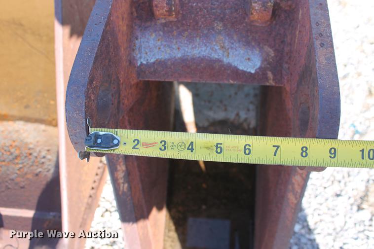 image for item DZ9851 12"W excavator bucket
