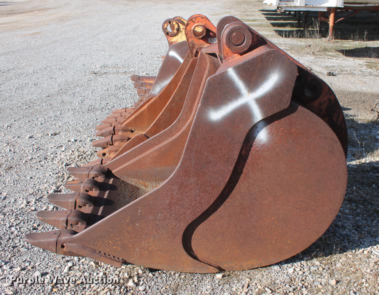 image for item DZ9852 36"W excavator bucket