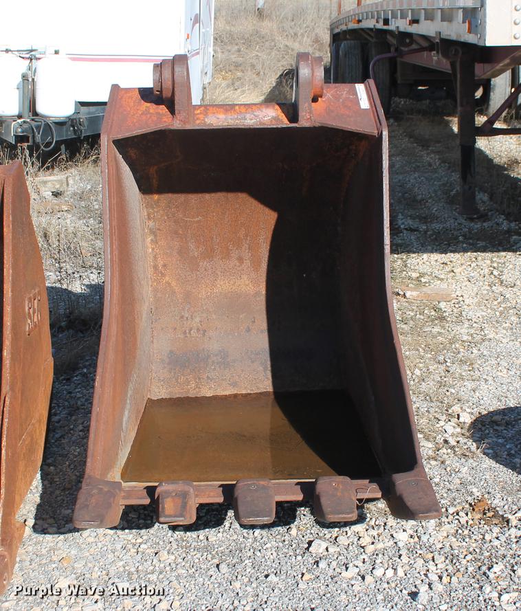 image for item DZ9852 36"W excavator bucket
