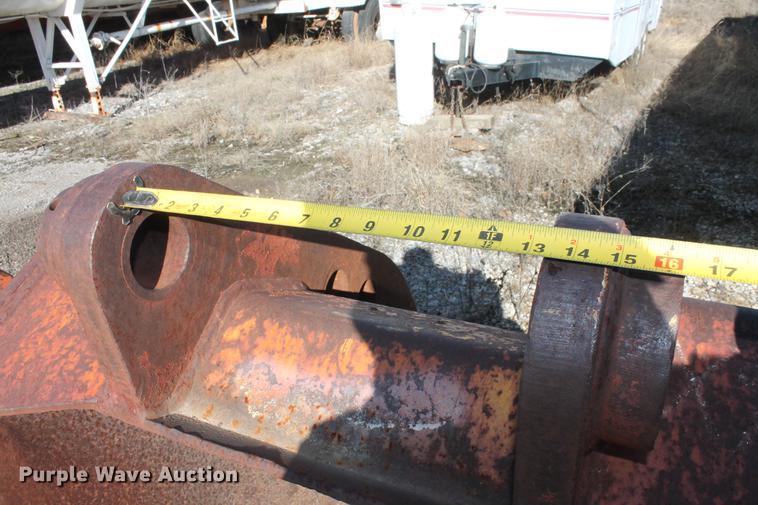 image for item DZ9852 36"W excavator bucket