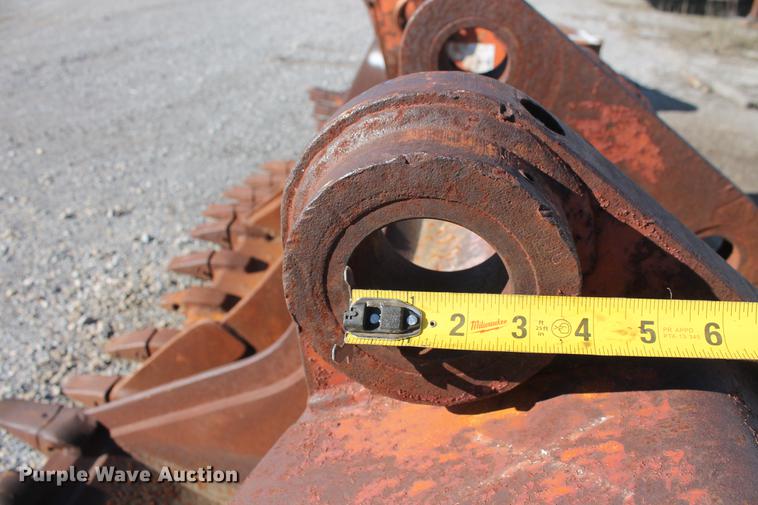 image for item DZ9852 36"W excavator bucket