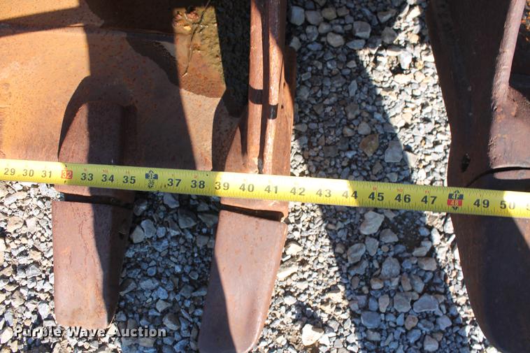 image for item DZ9853 SEC 42"W excavator bucket