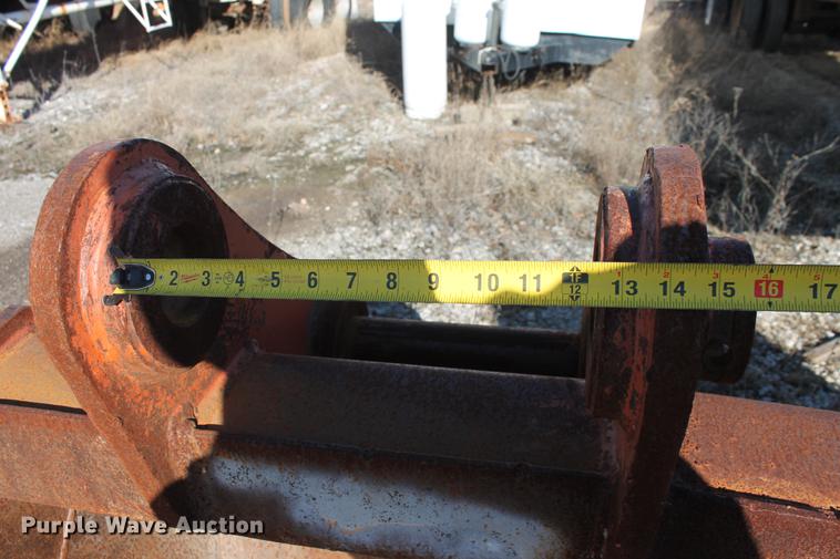 image for item DZ9853 SEC 42"W excavator bucket