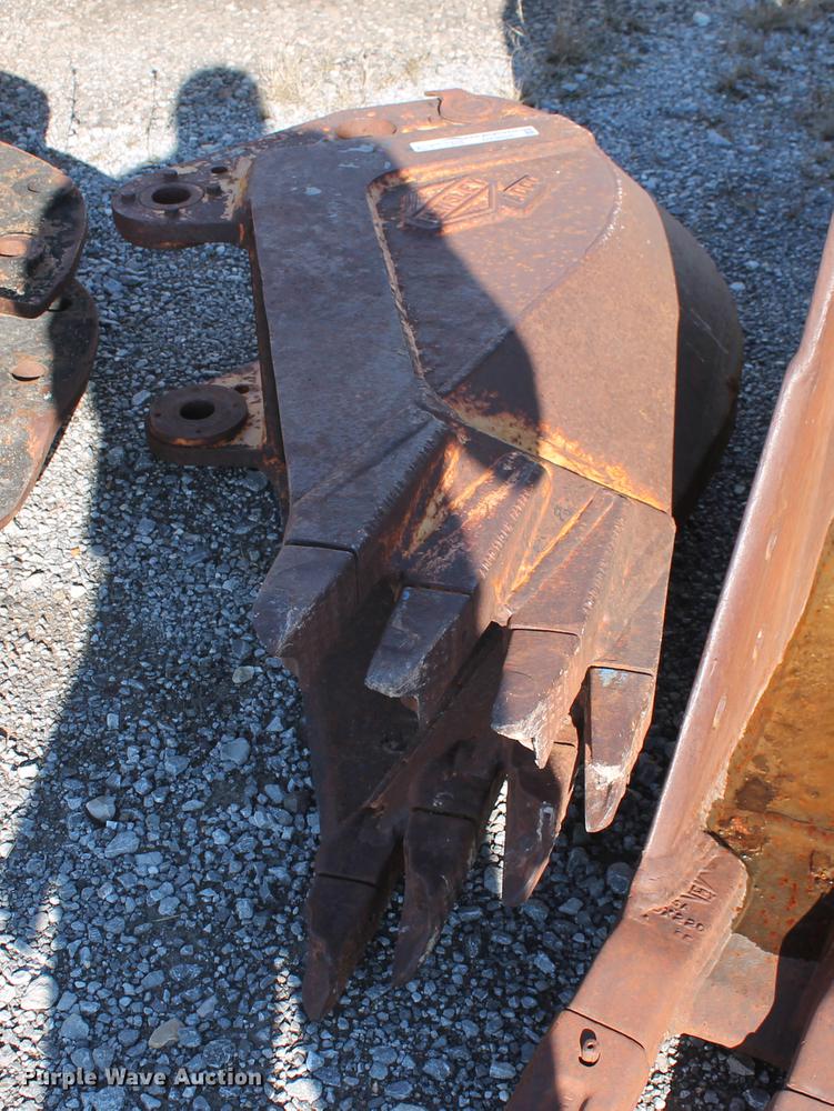 image for item DZ9855 Hensley 16"W V-bottom excavator rock bucket