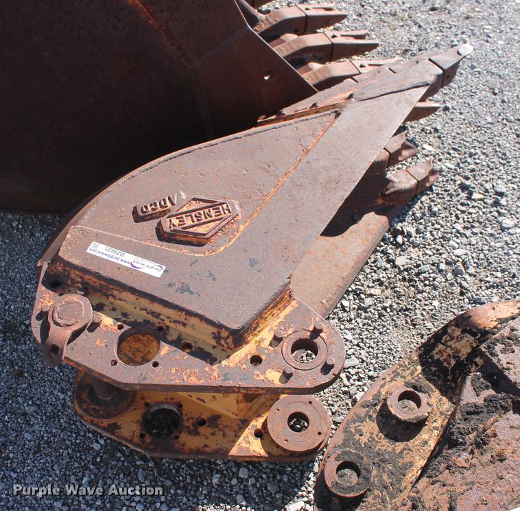 image for item DZ9855 Hensley 16"W V-bottom excavator rock bucket