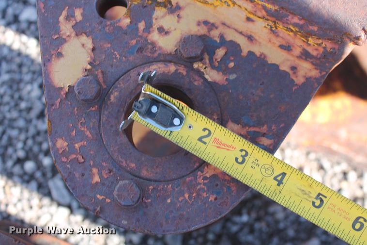 image for item DZ9855 Hensley 16"W V-bottom excavator rock bucket