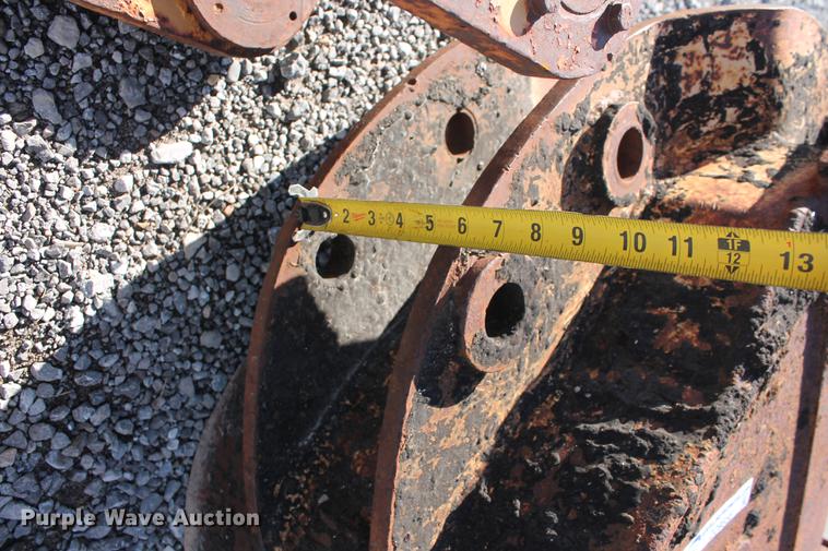 image for item DZ9856 WB 18"W V-bottom excavator rock bucket