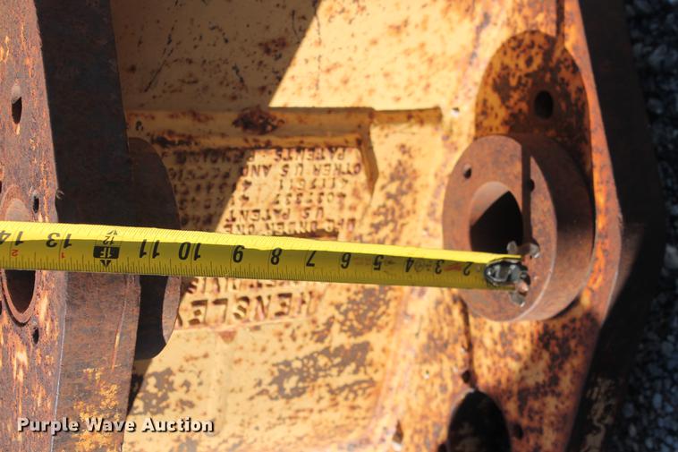 image for item DZ9857 Hensley 24"W V-bottom excavator rock bucket