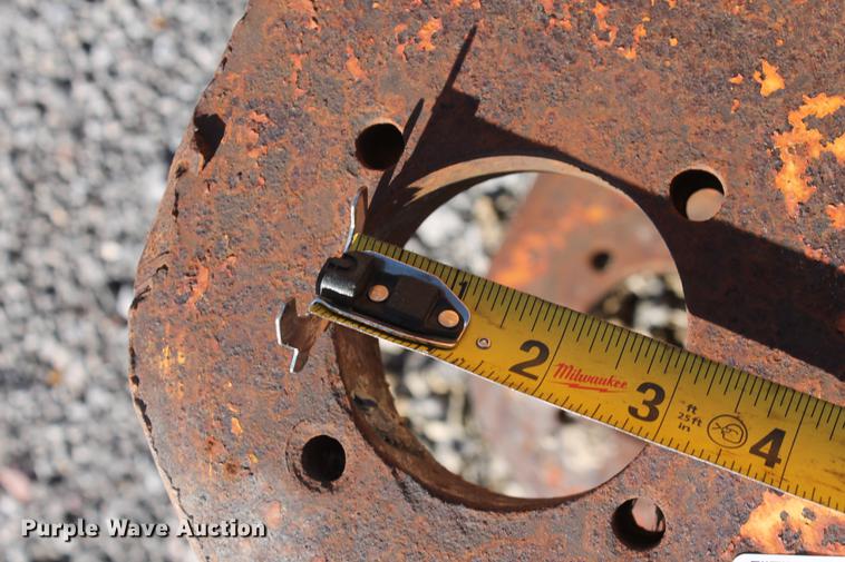 image for item DZ9857 Hensley 24"W V-bottom excavator rock bucket