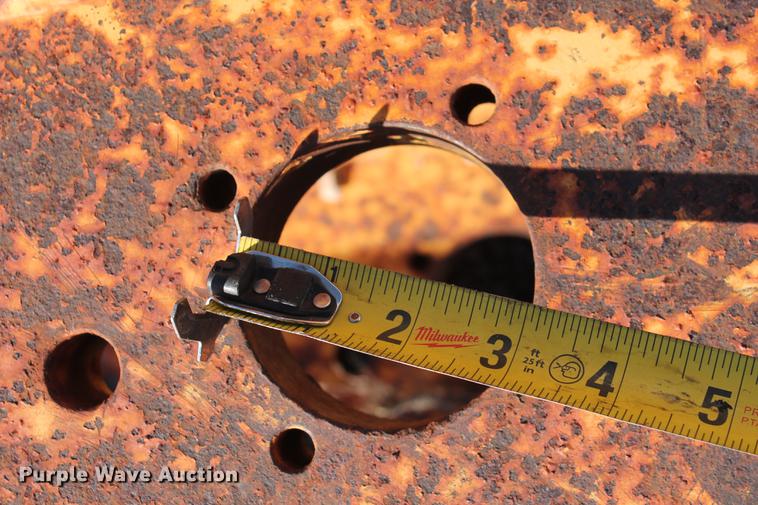 image for item DZ9857 Hensley 24"W V-bottom excavator rock bucket