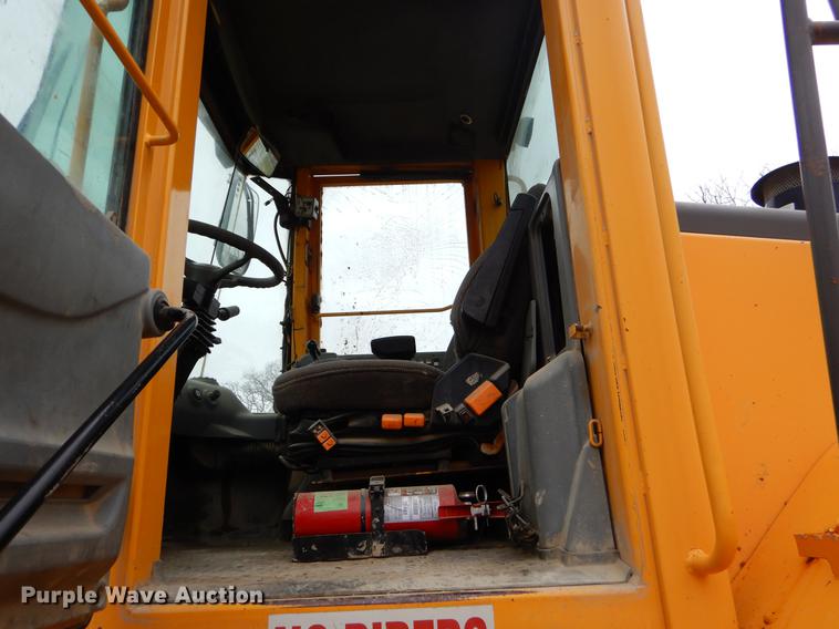 image for item EC9451 2004 Volvo L120E wheel loader