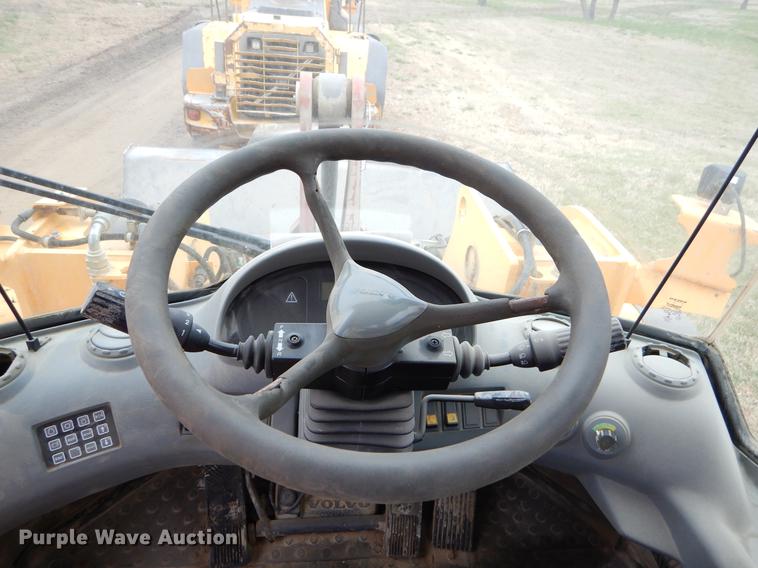 image for item EC9451 2004 Volvo L120E wheel loader
